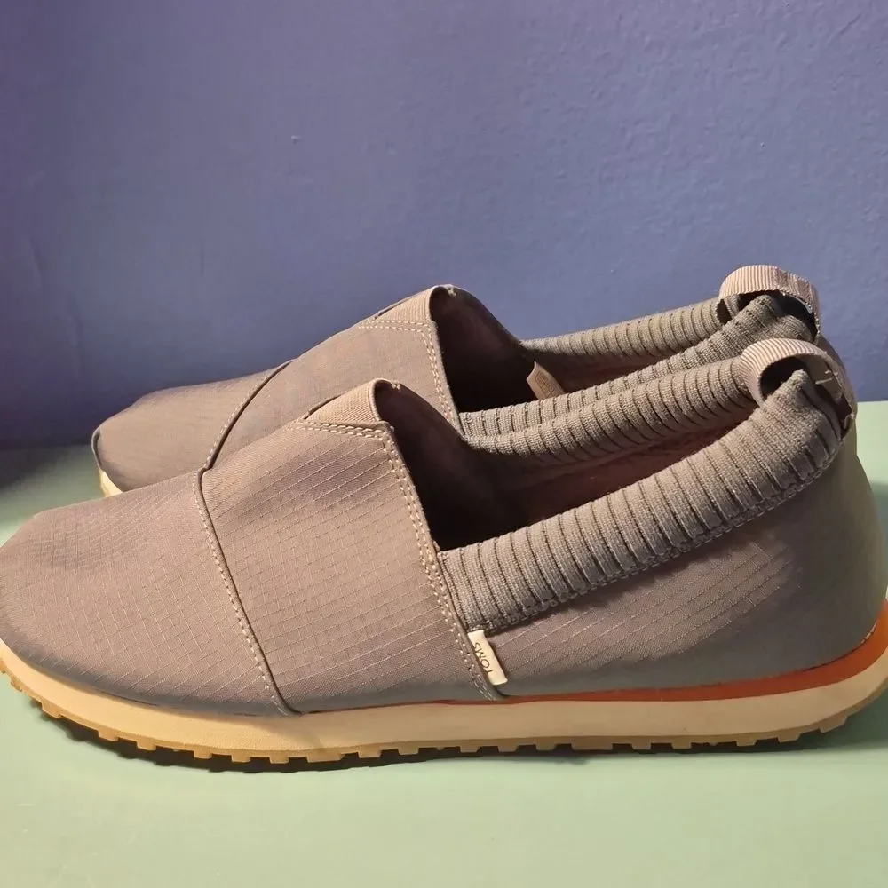Toms Men's 10.5 Slip On Nylon Shoes